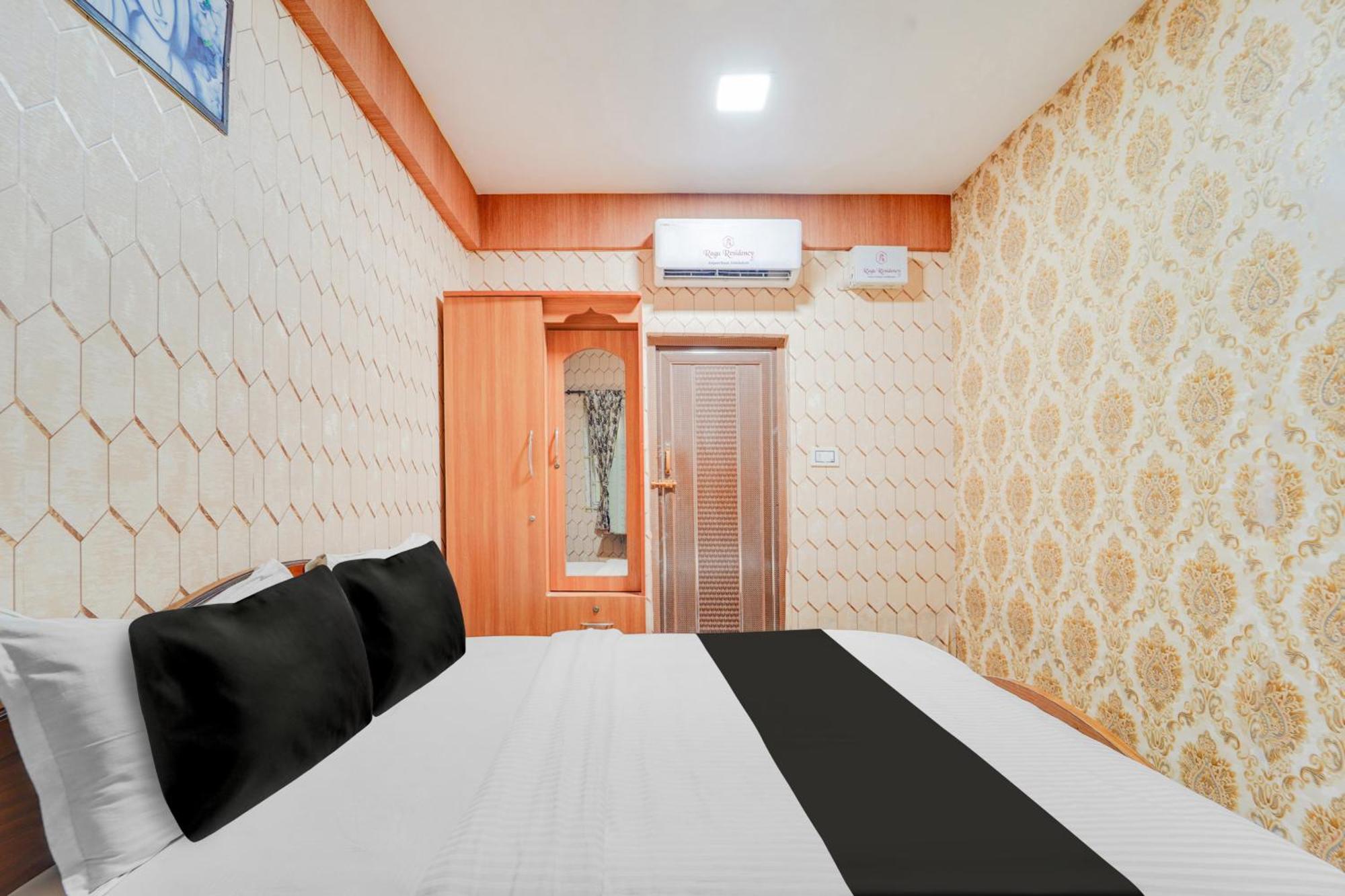 Super Hotel O Airport Road Coimbatore Exteriör bild